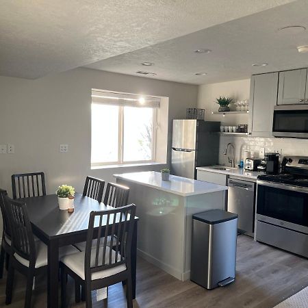 Above Ground Basement Apartment 2 Bedroom 1 B Retreat With Gorgeous View Draper Exterior foto