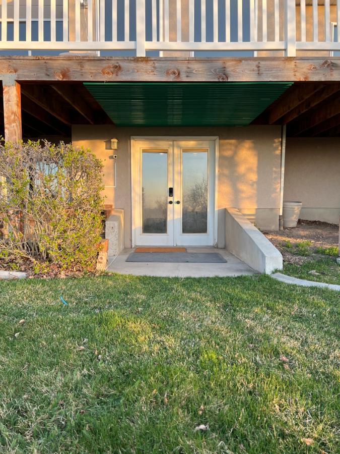 Above Ground Basement Apartment 2 Bedroom 1 B Retreat With Gorgeous View Draper Exterior foto