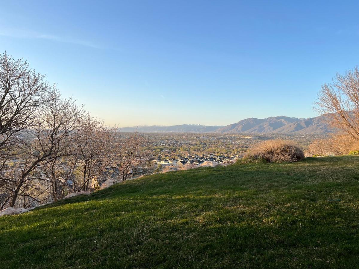 Above Ground Basement Apartment 2 Bedroom 1 B Retreat With Gorgeous View Draper Exterior foto